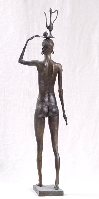 Скульптурная композиция Ню "Африканка, идущая с кувшином"