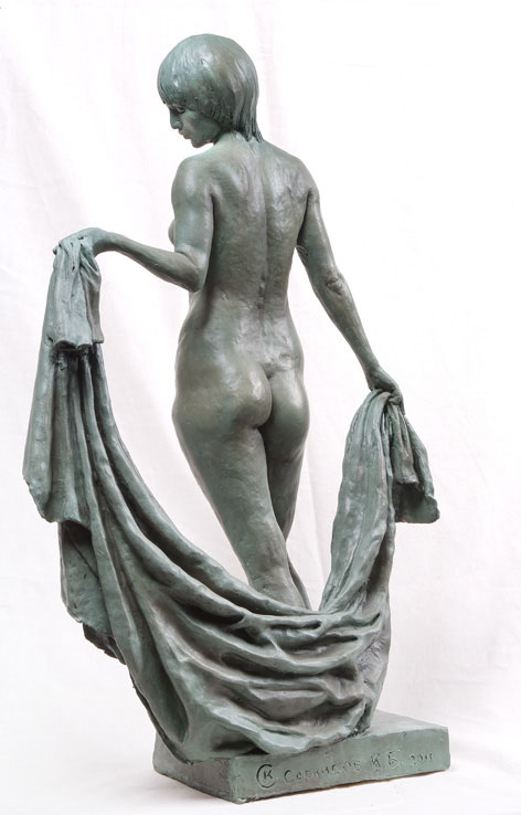 Скульптурная композиция Ню "Дина, стоящая с драпировкой"
