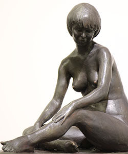 Скульптурная композиция Ню "Дина сидящая"