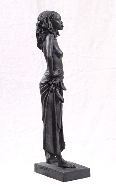 Скульптурная композиция Ню "Кади стоящая"