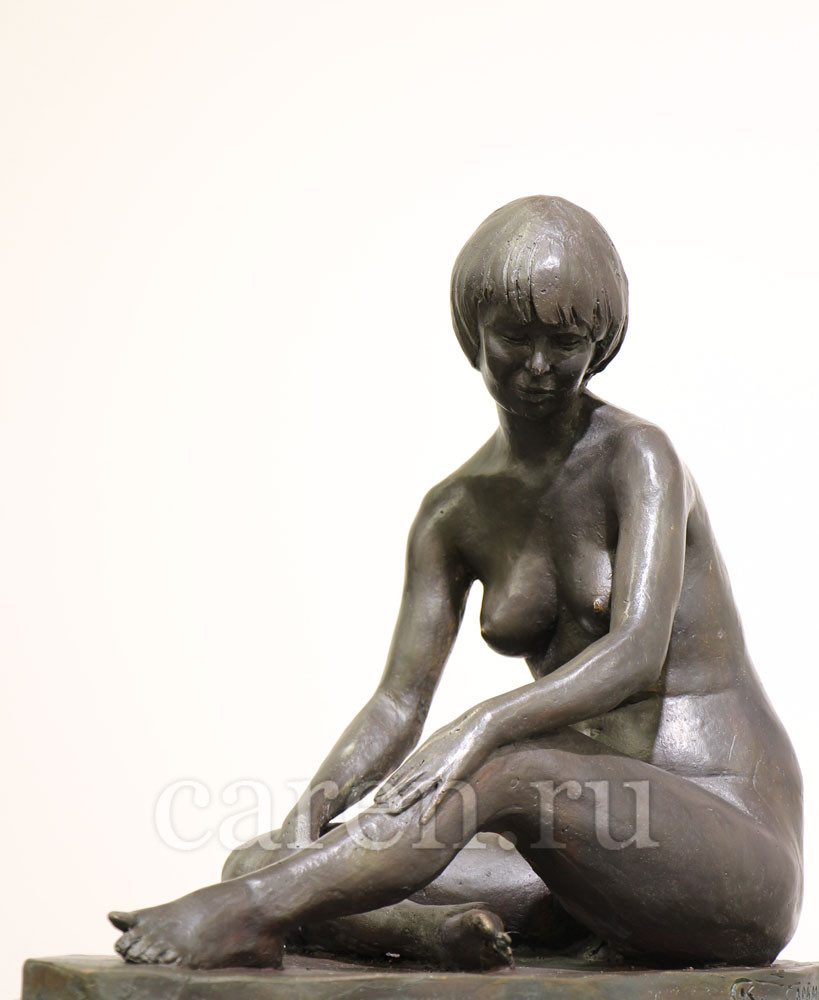 Скульптурная композиция Ню "Sitting Diana"
