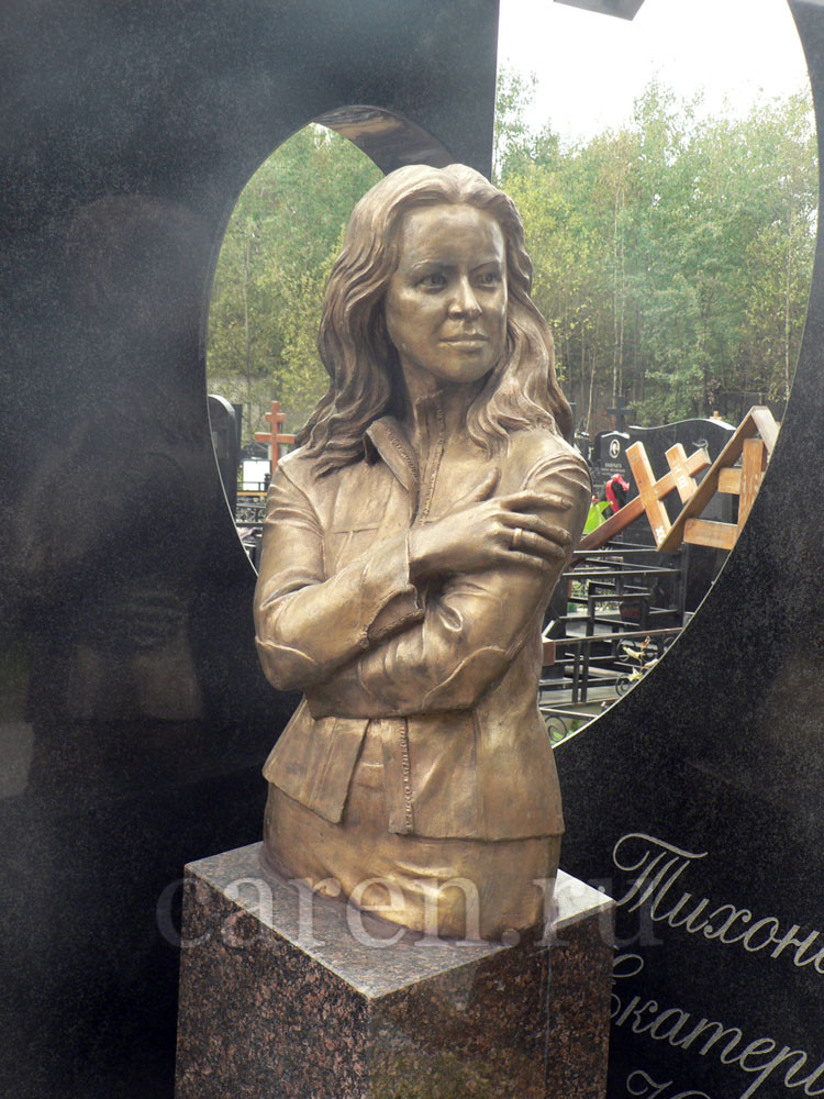 Надгробие "E.Y. Tikhonova"