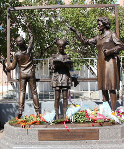 Памятник "Учительнице Савченко Валентине Николаевне"